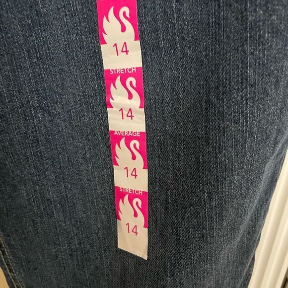 Gloria Vanderbilt Giselle Boot Cut Flared Leg Stone Washed Mid Rise Woman’s Jean - Picture 5 of 15